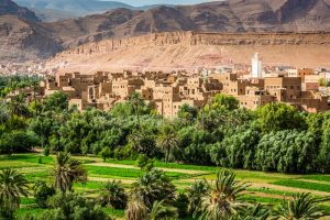 Tinghir, ciudad emblemática y testigo de la presencia judía en Marruecos 2 opinion panoramica sobre la ciudad de tinghir tinerhir en marruecos es un oasis el rio todra 152767085