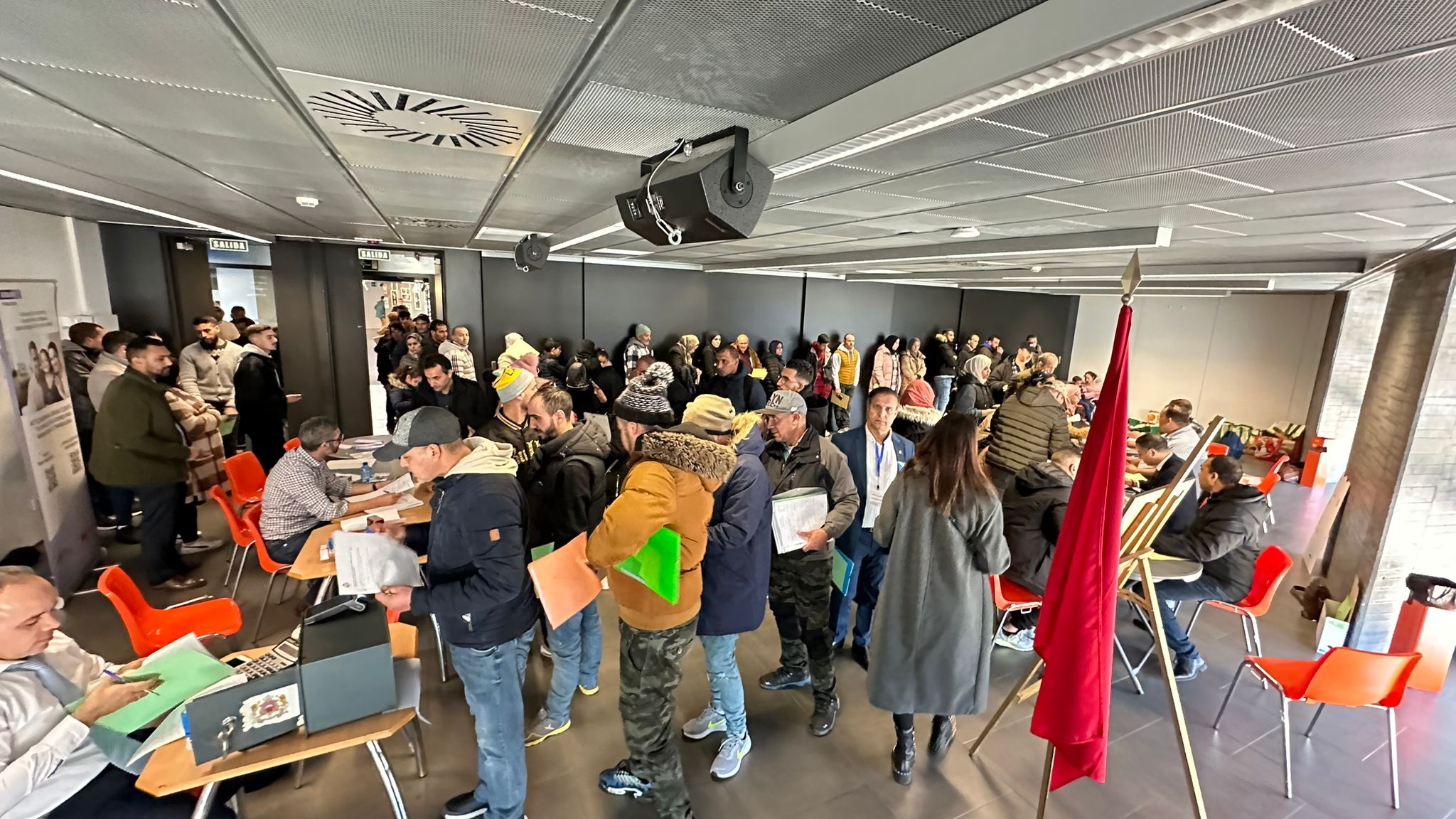 Consulado móvil para la comunidad marroquí en Zaragoza 2 IMG 0444