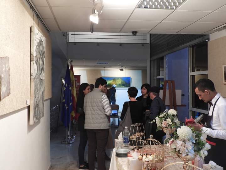 IC de Fez celebra la exposición «Línea SuR-NoRtE: Artistas transfronterizos contemporáneos» 5 FB IMG 1708688756181