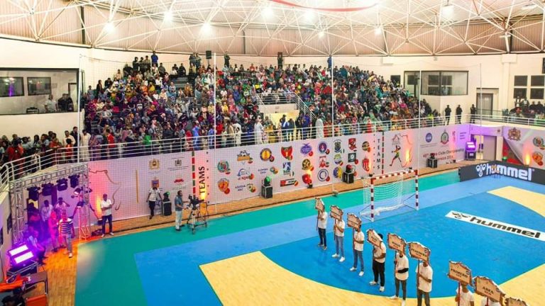 La capital del Sáhara marroquí vibra con folklore, color y espectáculo al abrirse los Campeonatos de África de Clubes de Balonmano (fotos) 4 FB IMG 1728606054710 768x432 1