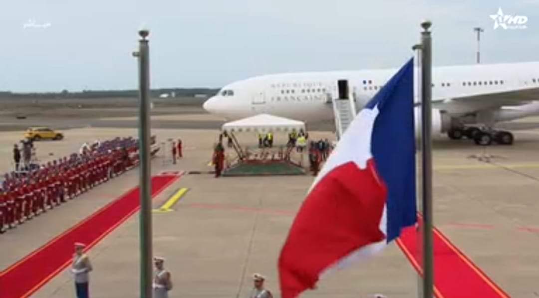 El Rey recibe en Salé al presidente francés Macron y su esposa Brigitte 1 IMG 20241028 WA0024