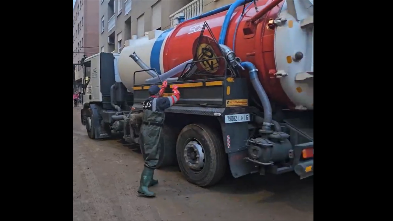 Equipos de rescate marroquíes trabajan en las zonas afectadas por las inundaciones en España 1 secours marocains espagne 2