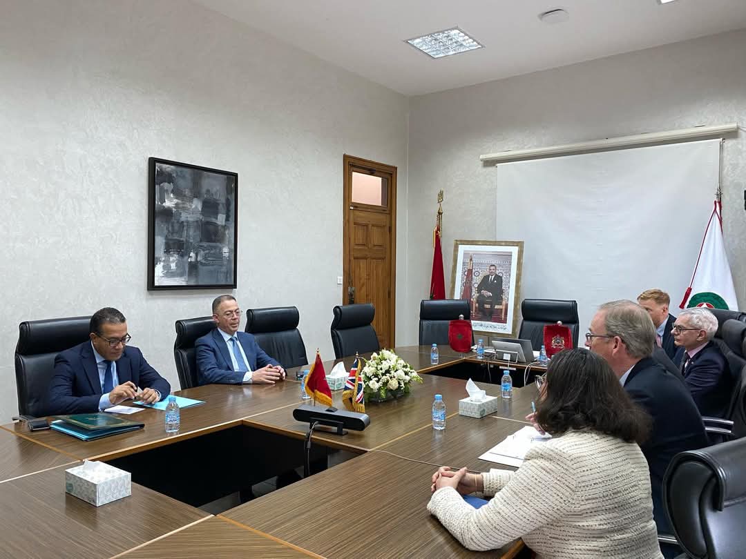 Lekjaa y alto funcionario británico sellan alianza de £5 mil millones para el Mundial 2030 en Marruecos 1 FB IMG 1744715443477