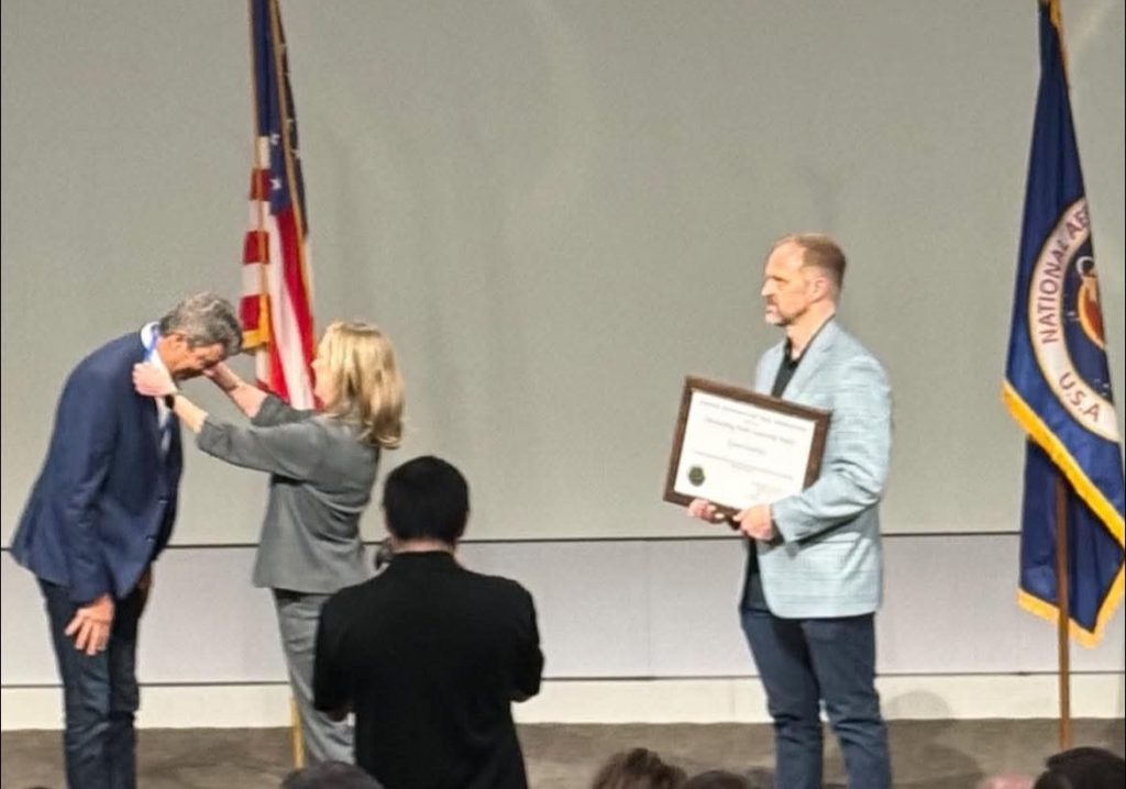 Científico marroquí recibe la Medalla de Liderazgo de NASA por su contribución a la ciencia espacial 1 FB IMG 1769553748276 1024x718 1