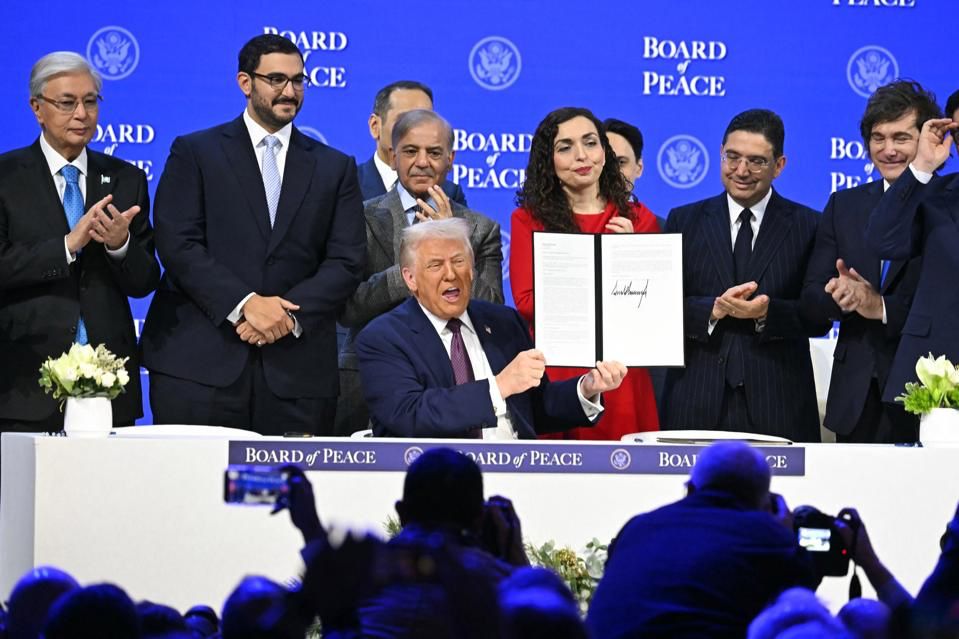 Marruecos participa en la firma del Consejo de Paz en Davos 3 IMG 20260122 WA0018